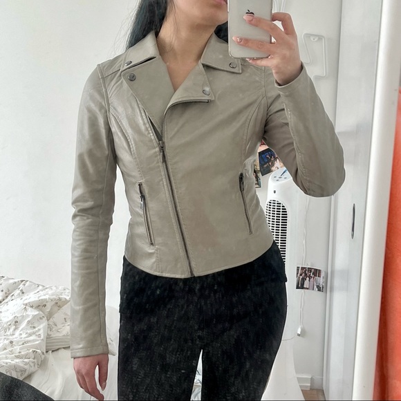 Guess white faux leather jacket - Picture 1 of 7